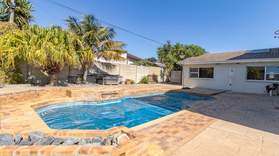 5 Bedroom Property for Sale in Northgate Western Cape